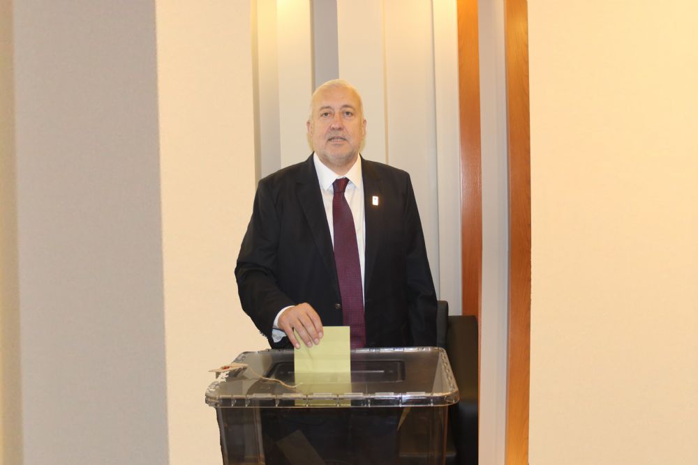 Başkan YILMAZ Güven Tazeledi