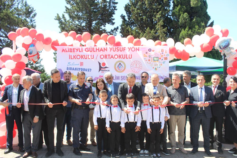 Çarşamba'da Tübitak 4006 Bilim Fuarı Gerçekleştirildi