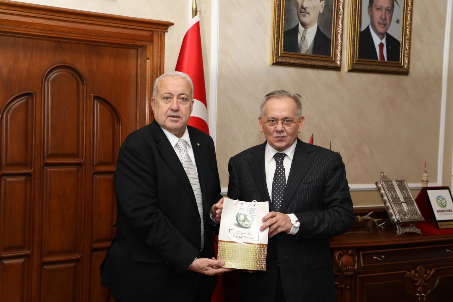 Başkan Yılmaz ve ÇTB Meclisinden Başkan Demir’e Ziyaret